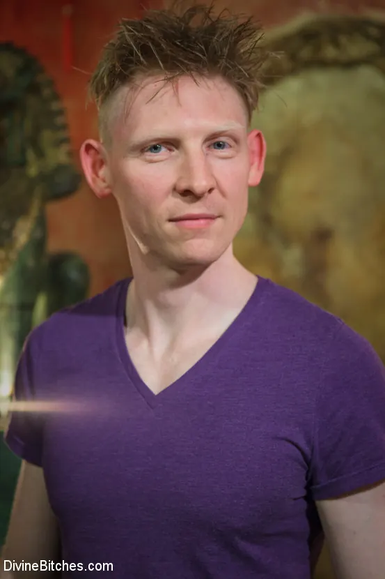 Kink 'visits famous Midtown Manhattan dungeon!!!' protagonizando Maitresse Madeline (foto 3)