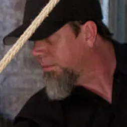 AJ Applegate en 'Kink' Submits To Grueling Bondage and Torment!!! (Miniatura 18)