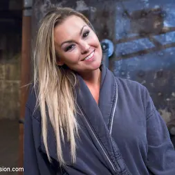 Abbey Brooks に 'Kink' 不穏な娼婦 (サムネイル 16)