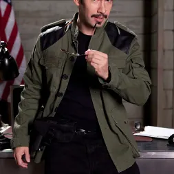 Abella Danger en 'Kink' Cazadores de recompensas anales (Miniatura 7)