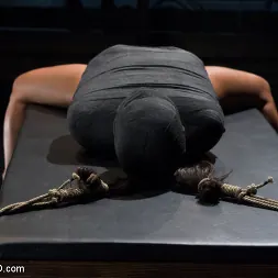 Adrianna Luna en Entrenamiento Adrianna Luna – Día 3 (foto 15) Adrianna Luna en 'Kink' Entrenamiento Adrianna Luna – Día 3 (Miniatura 15)