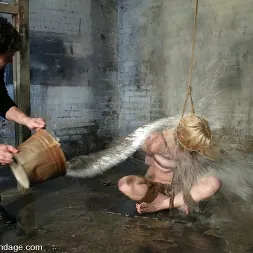 Adrianna Nicole en 'Kink' James y Adrianna Nicole (Miniatura 9)