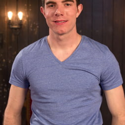 Aiden Starr に 'Kink' エイドデンスターは非常に悪い犬を訂正する (サムネイル 1)
