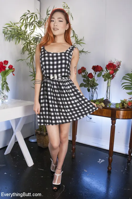 Kink 'has an all Anal Flower shop' 主演 Aiden Starr (写真 18)