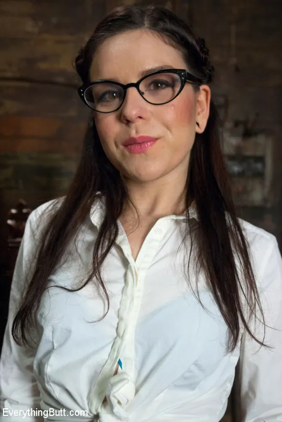 Kink 'Chicas universitarias anales' protagonizando Aiden Starr (foto 1)