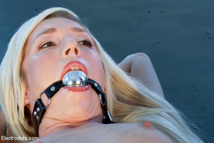 Kink 'Another Hot Newbie having her First Electro Experience!' starring Aiden Starr (Photo 17)