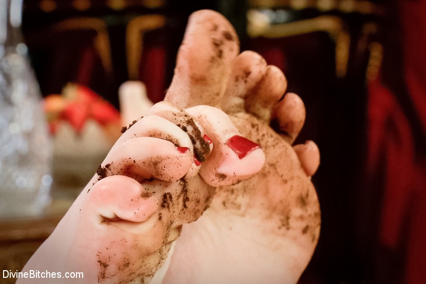 Kink 'BONUS update! Bitchy Dirty Feet!' starring Aiden Starr (Photo 10)