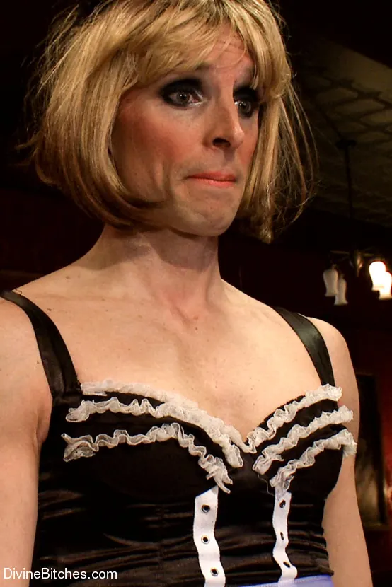 Kink 'PRECAUCIÓN: ¡HUMILLACIÓN EXTREMA DE FEMDOM! Humillación de SissyBisexual en vivo' protagonizando Aiden Starr (foto 13)