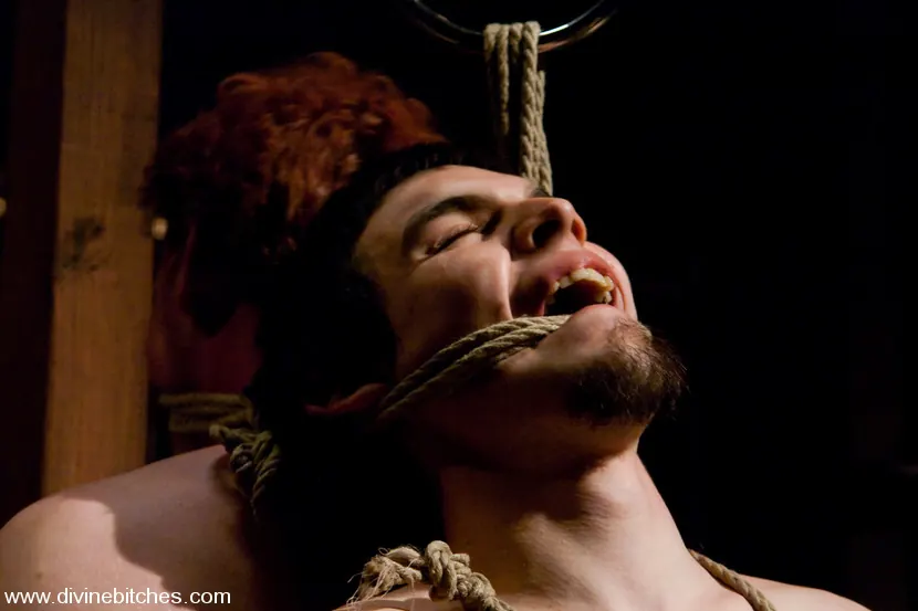 Kink 'Divine Slave Battle LIVE!' starring Aiden Starr (Photo 5)