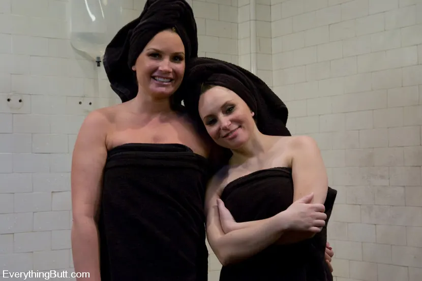 Kink 'Flower Tucci: Anal Fisted and Squirting... Raunchy Fucking Girl' starring Aiden Starr (Photo 7)