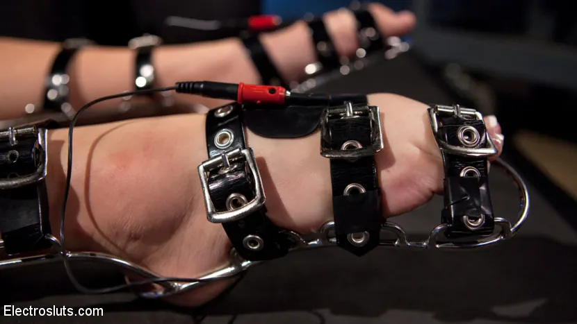 Kink 'Good Girl Gone Electroslut!' starring Aiden Starr (Photo 5)