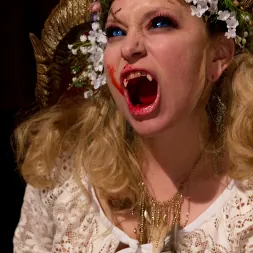 Aiden Starr in 'Kink' La Semence Des Vampires (Thumbnail 9)