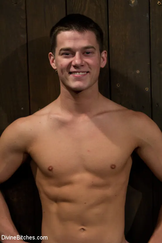 Kink '¡Nueva competencia de carne de esclavos EN VIVO!' protagonizando Aiden Starr (foto 2)