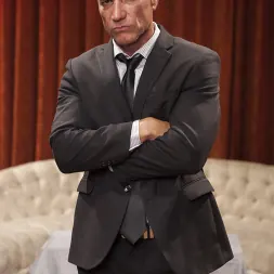 Aiden Starr en 'Kink' La orgía de esclavos del cumpleaños del mayordomo (Miniatura 17)