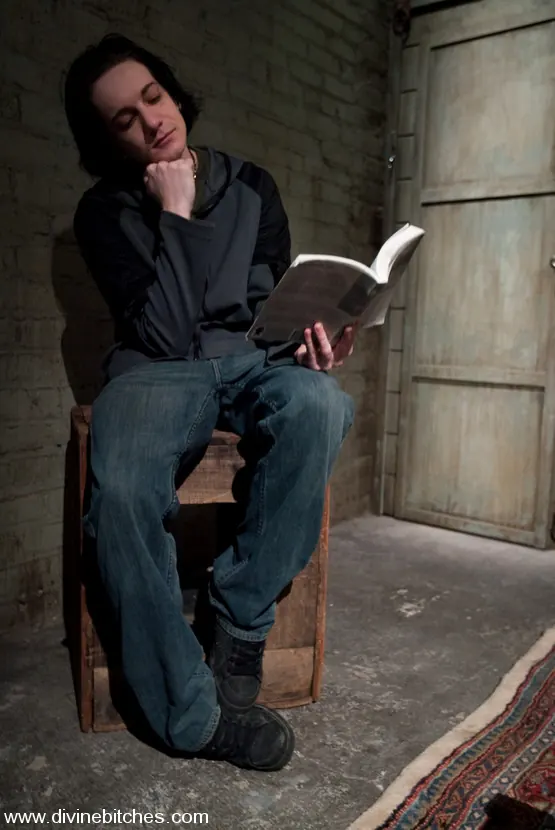 Kink 'Entrenamiento de un criado: Episodio 4 Objetivar' protagonizando Aiden Starr (foto 3)