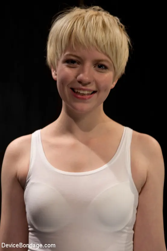 Kink 'Exposed and Vulnerable' starring Alani Pi (Photo 1)