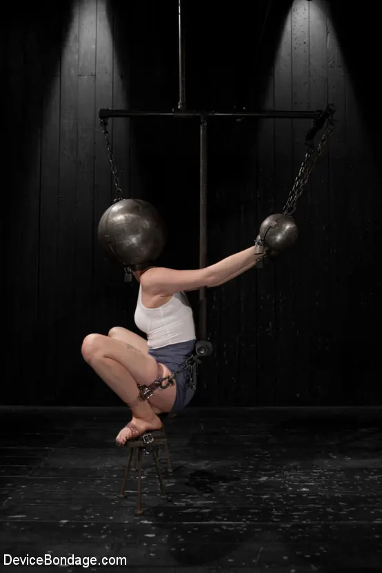 Kink 'Exposed and Vulnerable' starring Alani Pi (Photo 9)