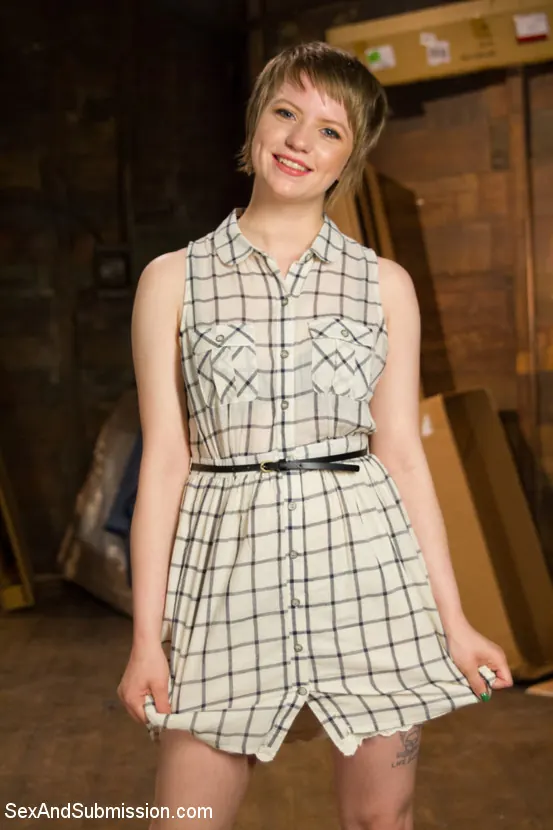 Kink '娘の親友は性的支配！' 主演 Alani Pi (写真 12)