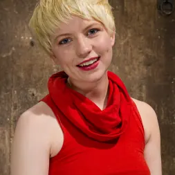 Alani Pi に Alan PiをHogTiedにようこそ (写真 2) Alani Pi に 'Kink' Alan PiをHogTiedにようこそ (サムネイル 2)