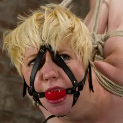 Alani Pi に Alan PiをHogTiedにようこそ (写真 7) Alani Pi に 'Kink' Alan PiをHogTiedにようこそ (サムネイル 7)