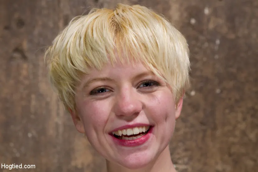 Alani Pi に 'Alan PiをHogTiedにようこそ' from 'Kink' (写真 22) Kink 'Alan PiをHogTiedにようこそ' 主演 Alani Pi (写真 22)