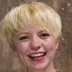 Alani Pi に Alan PiをHogTiedにようこそ (写真 22) Alani Pi に 'Kink' Alan PiをHogTiedにようこそ (サムネイル 22)