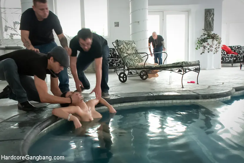 Kink 'All I want for Christmas...' starring Aleksa Nicole (Photo 5)