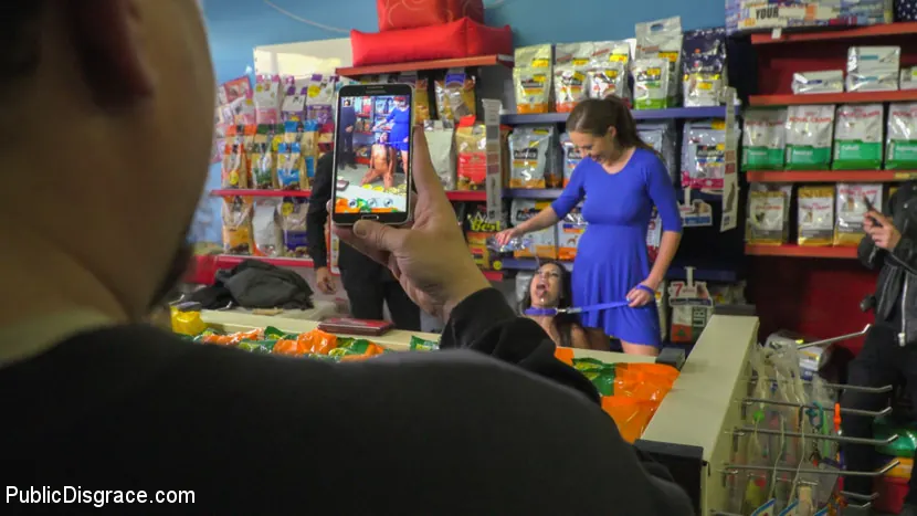 Kink '¡Mascota guarrilla pide un hueso! - Parte 2' protagonizando Alexa Tomas (foto 7)