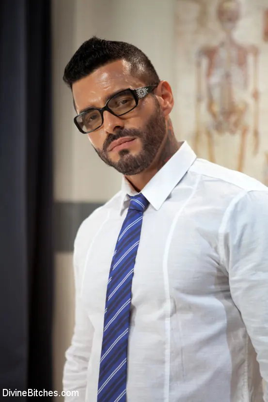 Kink 'Cock growing cocktail for the cuck!' starring Isis Love (Photo 1)