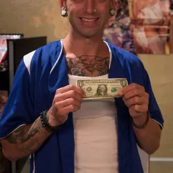 Alisha Adams en 'Kink' Ruta 69: Camioneros bienvenidos. ¡Puta de tienda porno doble penetración! (Miniatura 17)