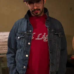 Alisha Adams en 'Kink' Ruta 69: Camioneros bienvenidos. ¡Puta de tienda porno doble penetración! (Miniatura 18)