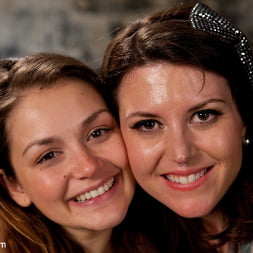 Allie Haze に 'Kink' 二重のチームと恐怖の無慈悲 (サムネイル 4)
