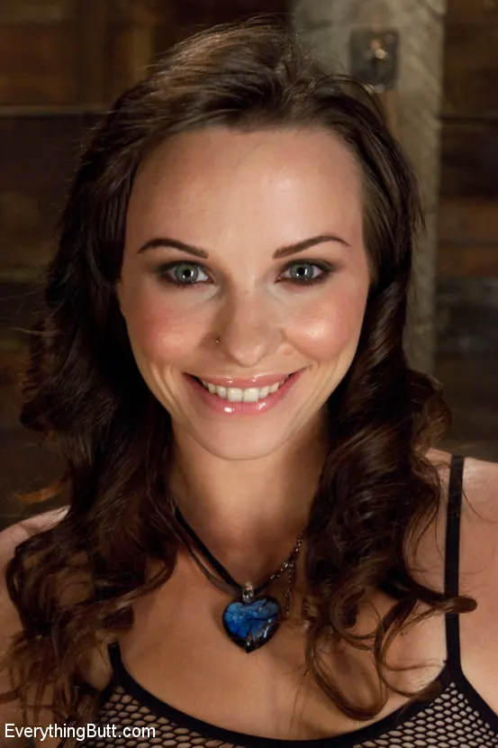 Kink 'Fisting anal extremo y juguetes enormes de Alysa' protagonizando Alysa (foto 9)