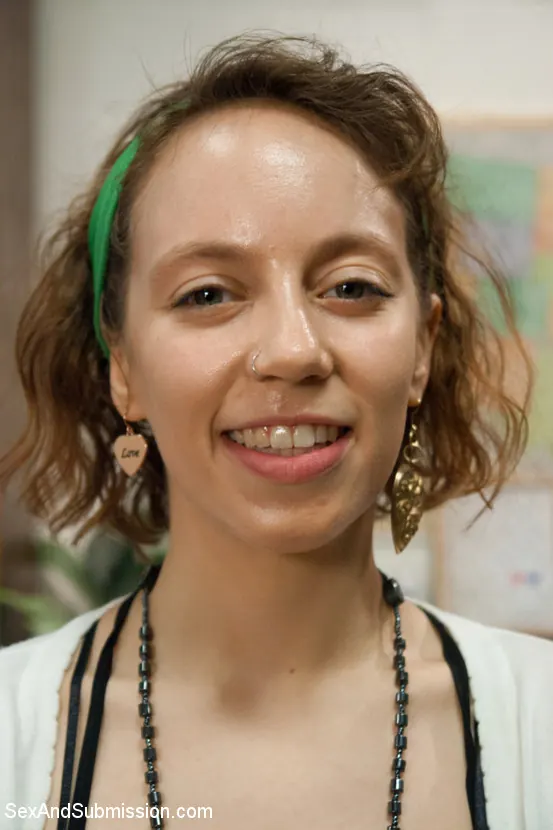 Amanda Tate en '¡Los acosadores son jodidos y castigados!' from 'Kink' (foto 13) Kink '¡Los acosadores son jodidos y castigados!' protagonizando Amanda Tate (foto 13)