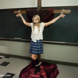 Amanda Tate en 'Kink' ¡Los acosadores son jodidos y castigados! (Miniatura 17)