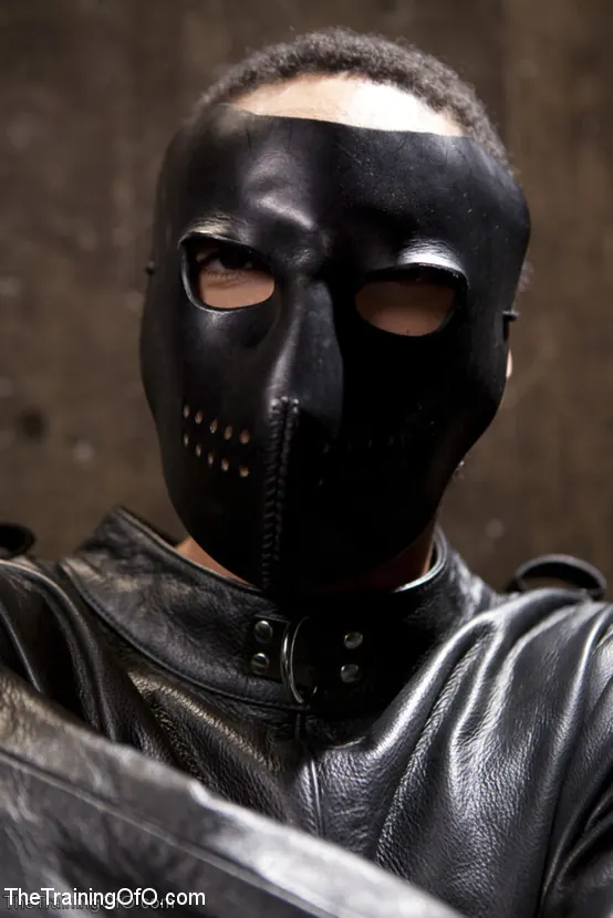 Kink 'スペインの奴隷の女の子が規律と訓練を求めて' 主演 Amarna Miller (写真 13)