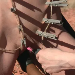 Amber Rayne en 'Kink' FOTO DE REPORTAJE: Autoestopista en problemas (Miniatura 10)