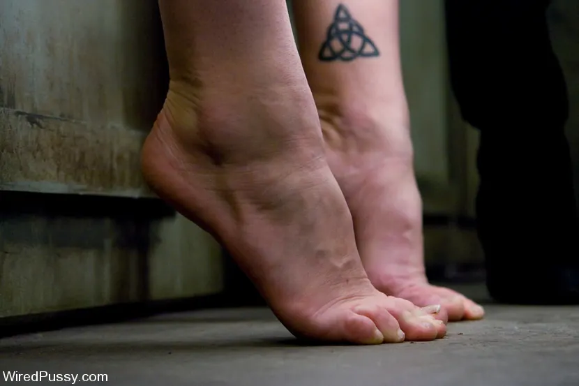 Kink 'WEEKEND BONUS: Ami Emerson pushed to her limits' starring Ami Emerson (Photo 13)