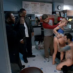 Amy Brooke en 'Kink' Puta anal (Miniatura 36)