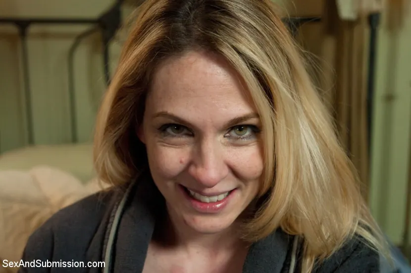 Kink 'La doncella curiosa' protagonizando Angela Attison (foto 12)