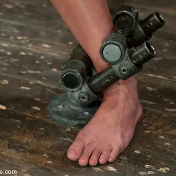 Angelica Saige in 'Kink' TTOO visits and brings a beaten Jade Indica. (Thumbnail 8)