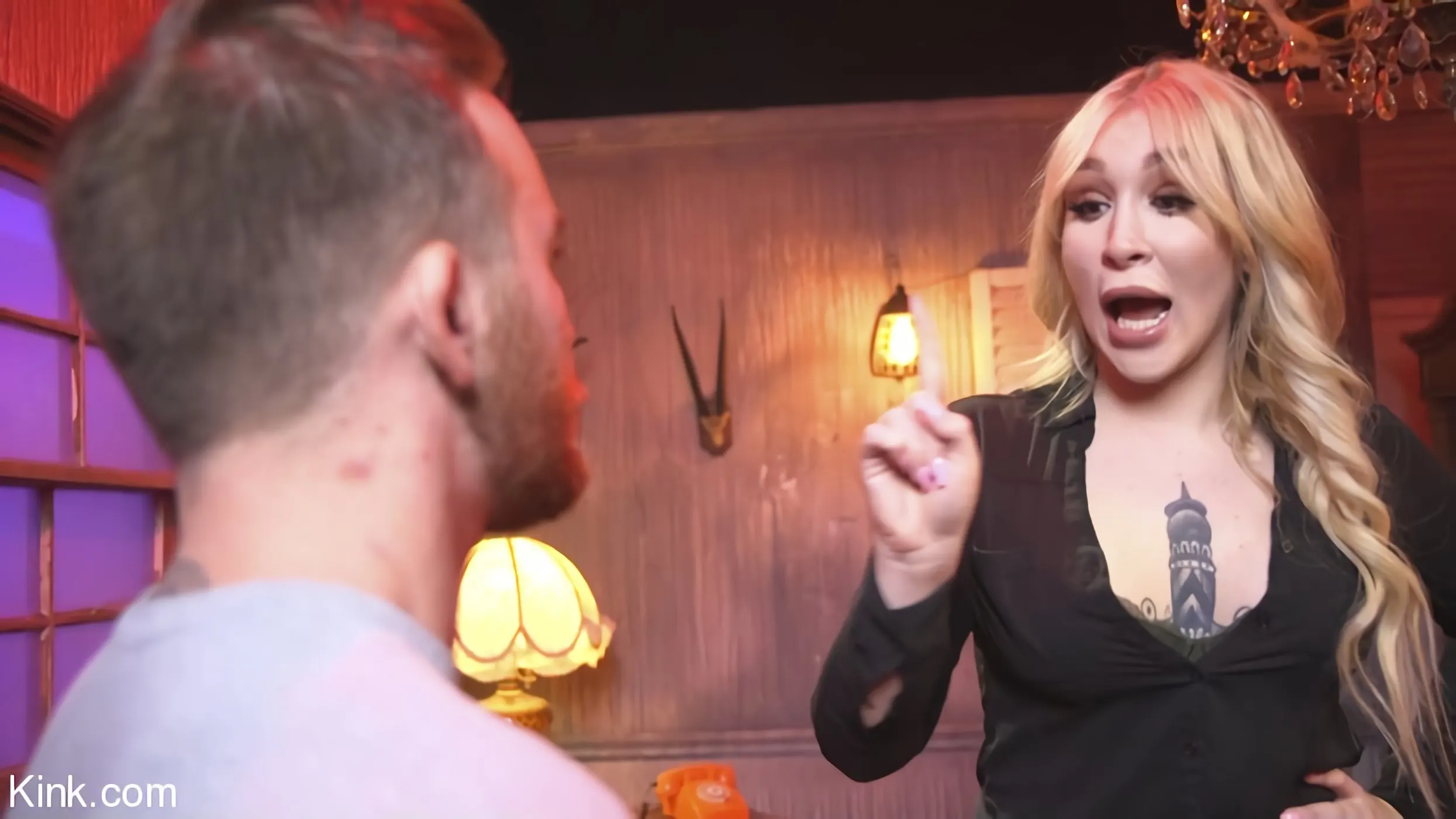 Kink 'Las exigencias de Angelina: Luke Hudson cede' protagonizando Angelina Please (foto 1)