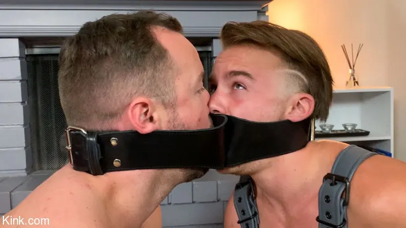 Angelina Please en 'and Luke Hudson Fuck Alex Hawk' from 'Kink' (foto 6) Kink 'and Luke Hudson Fuck Alex Hawk' protagonizando Angelina Please (foto 6)