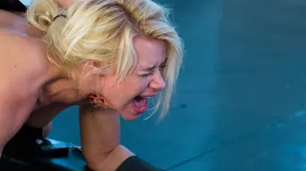 Anikka Albrite В 'Shockingly Painful Electro Fucking!'