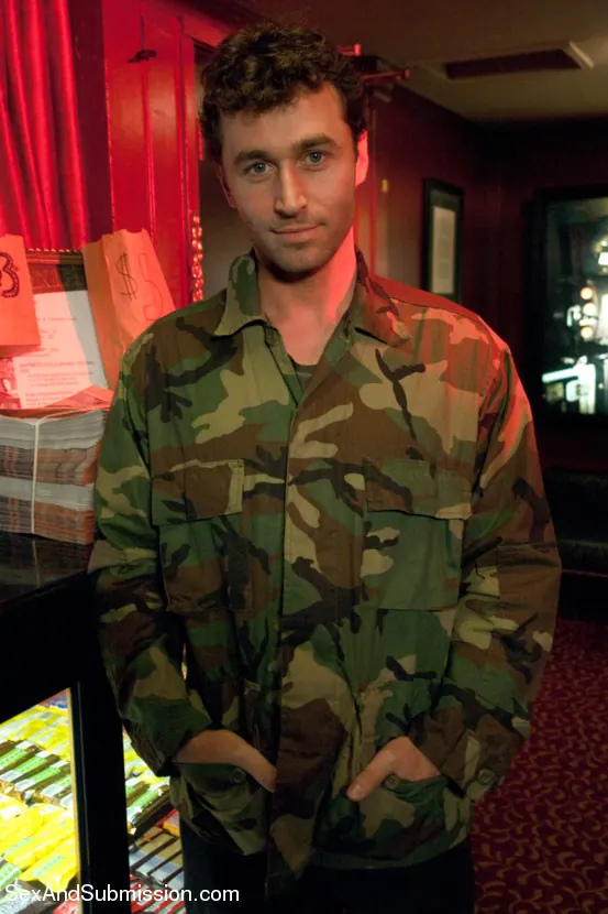 Kink 'Objeto sexual: Presentación de una fantasía erótica BDSM' protagonizando Anissa Kate (foto 14)