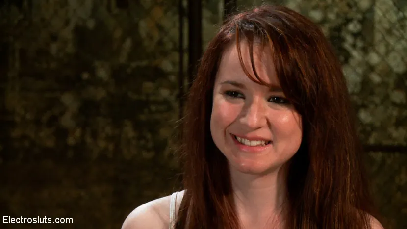 AnnaBelle Lee に 'is an Electroslut!' from 'Kink' (写真 7) Kink 'is an Electroslut!' 主演 AnnaBelle Lee (写真 7)