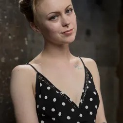 Anna Tyler に 'Kink' サスペンション・スラットアンナ・タイラー、オーガズムを撃つのに屈する (サムネイル 30)