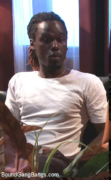 Kink 'ギャングバンを探しています' 主演 Annie Cruz (写真 11)