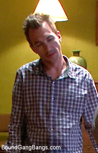 Kink 'ギャングバンを探しています' 主演 Annie Cruz (写真 13)