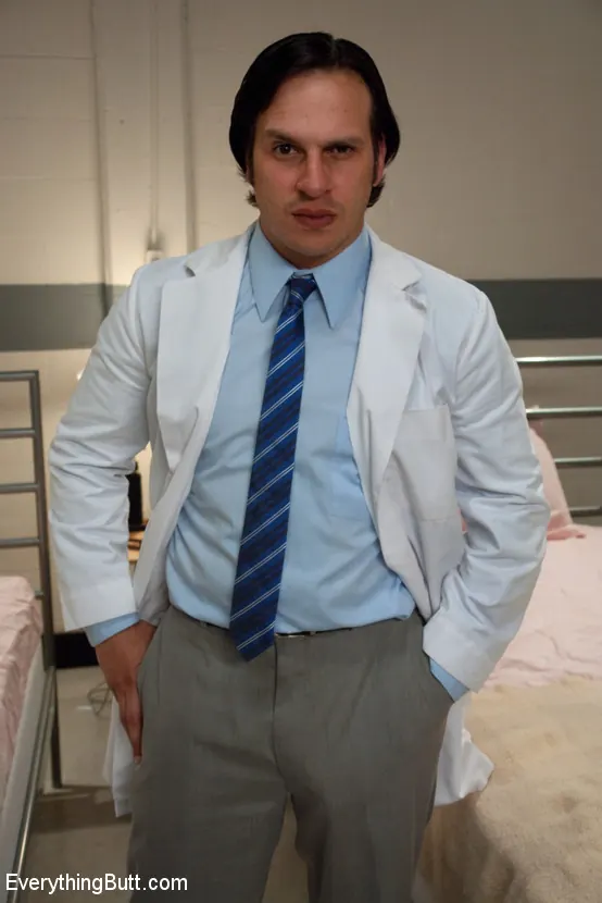 Amber Rayne に 'アナルリサーチ' from 'Kink' (写真 17) Kink 'アナルリサーチ' 主演 Amber Rayne (写真 17)